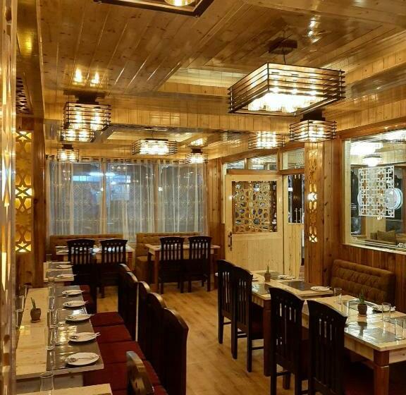 חדר דלוקס, Zingkham Residency