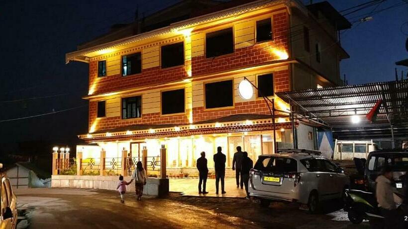 חדר דלוקס, Zingkham Residency