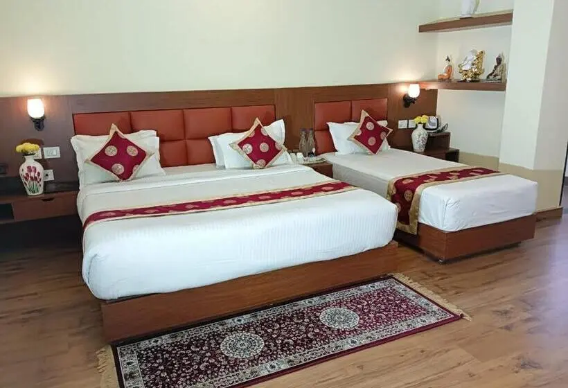 Chambre Quadruple Standard avec Balcon, Zingkham Residency