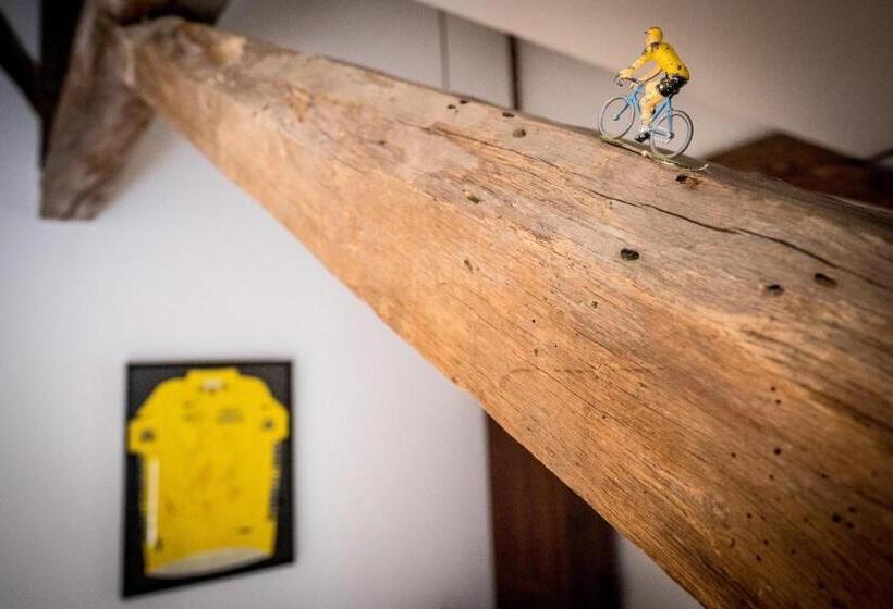 חדר סטנדרט לשלושה, La Bicicleta Ravito