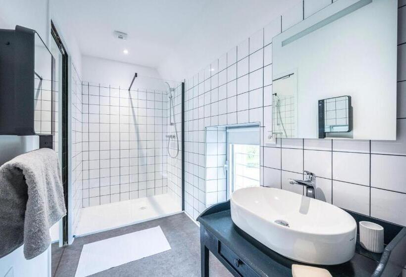 חדר סטנדרט לשלושה, La Bicicleta Ravito