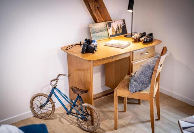 اتاق استاندارد سه نفره, La Bicicleta Ravito