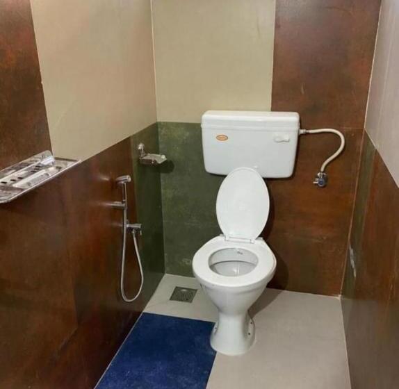 디럭스 룸, Omkara Residency Only For Indians