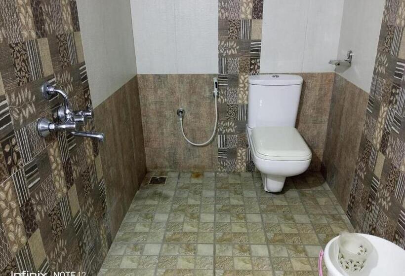 이코노미 트리플 룸, Omkara Residency Only For Indians