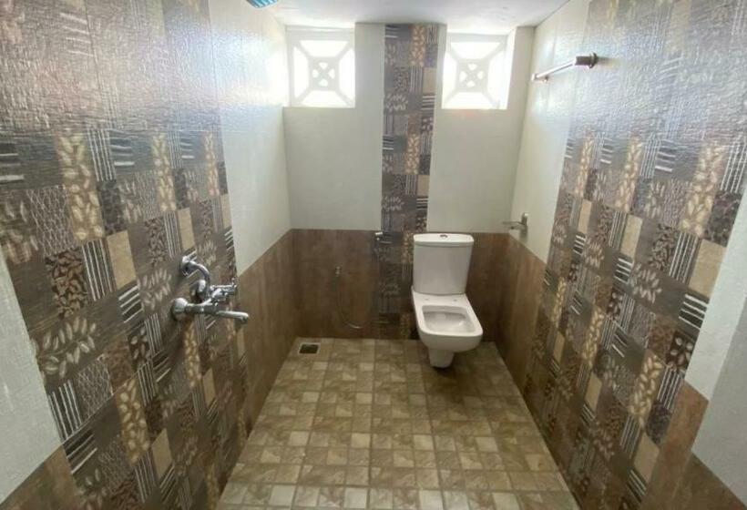 이코노미 룸, Omkara Residency Only For Indians