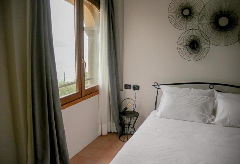 Номер Стандарт Вид на Озеро, Sensole Locanda Contemporanea