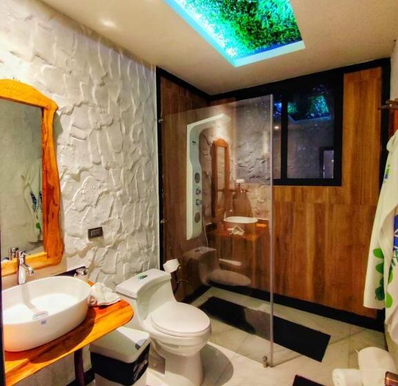 جناح ديلوكس, Cantalarana, Antes Wikiri Lodge