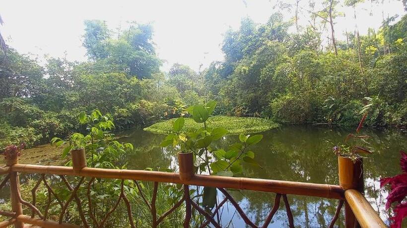 جناح مطل على البحيرة, Cantalarana, Antes Wikiri Lodge