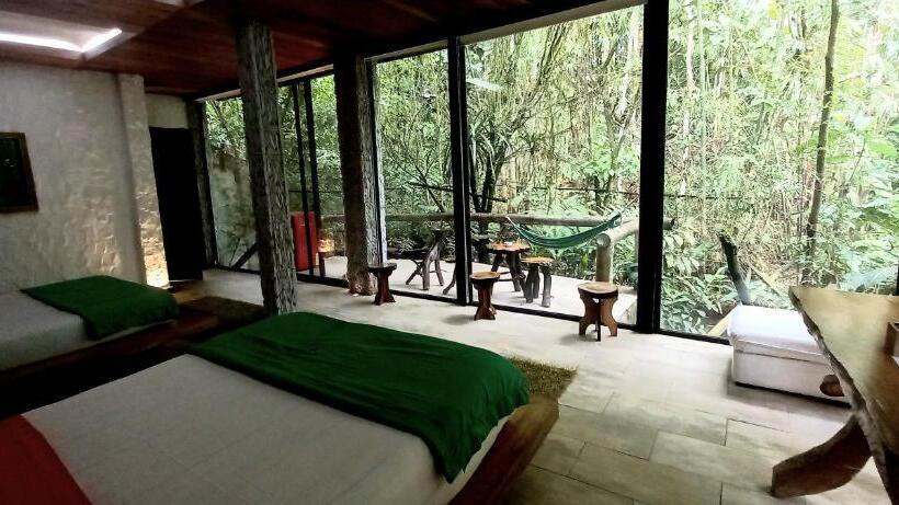 جناح مزوَّد بشرفة, Cantalarana, Antes Wikiri Lodge