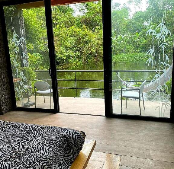 جناح مطل على البحيرة, Cantalarana, Antes Wikiri Lodge