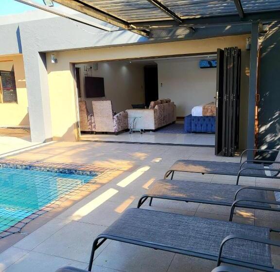 سوییت اجرایی, 17 On Buffalo