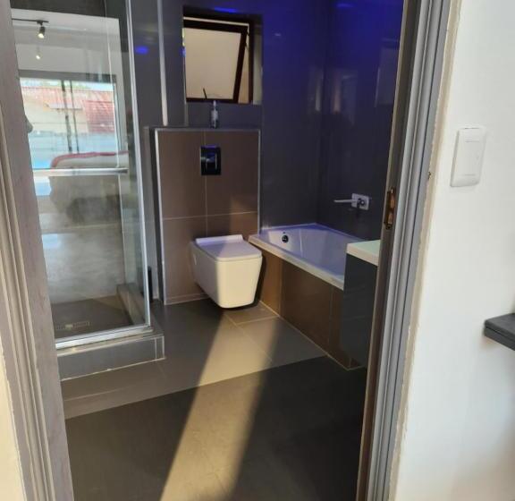 سوئیت با تخت بزرگ, 17 On Buffalo