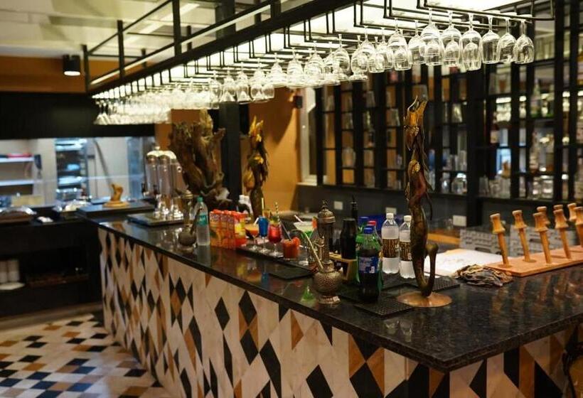 جناح عائلي, Fabhotel Naivara Boutique