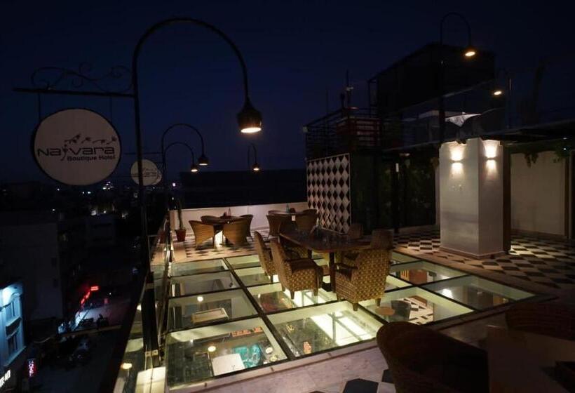 جناح عائلي, Fabhotel Naivara Boutique