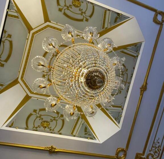 סוויטה משפחתית, Suite Impériale église Du Couvent