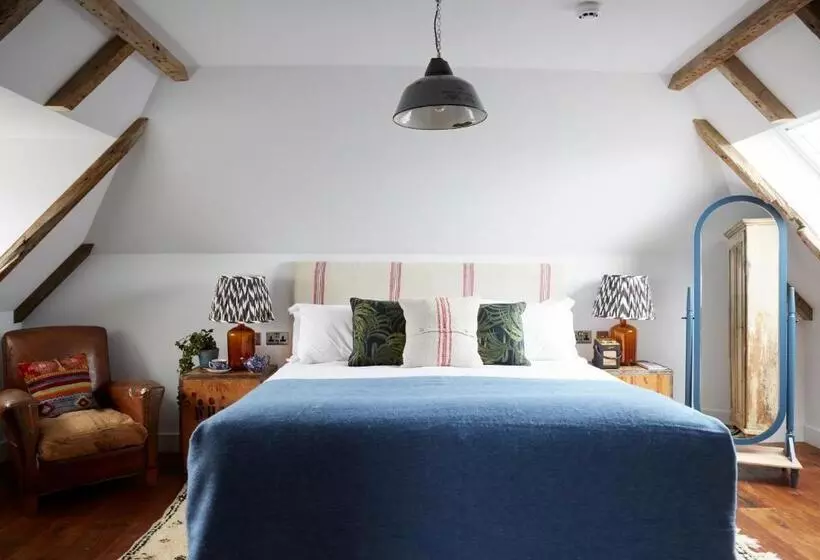 سوییت سوپریور با چشم‌انداز دریا, Artist Residence Cornwall