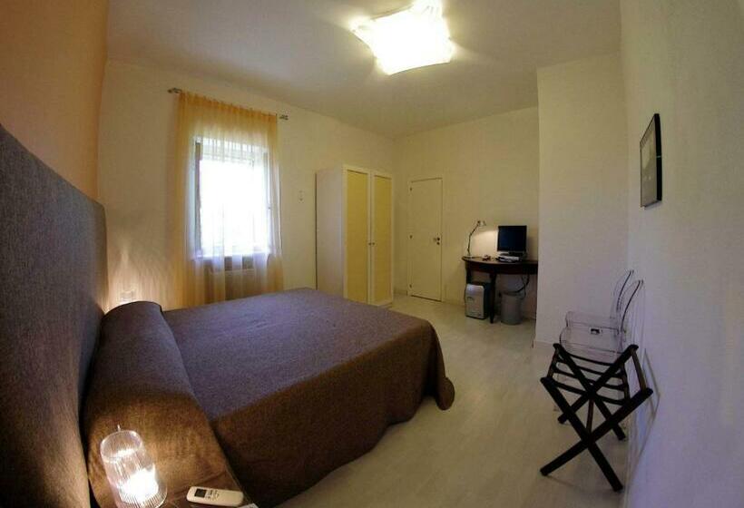 Номер Стандарт Трехместный, La Piccola Locanda