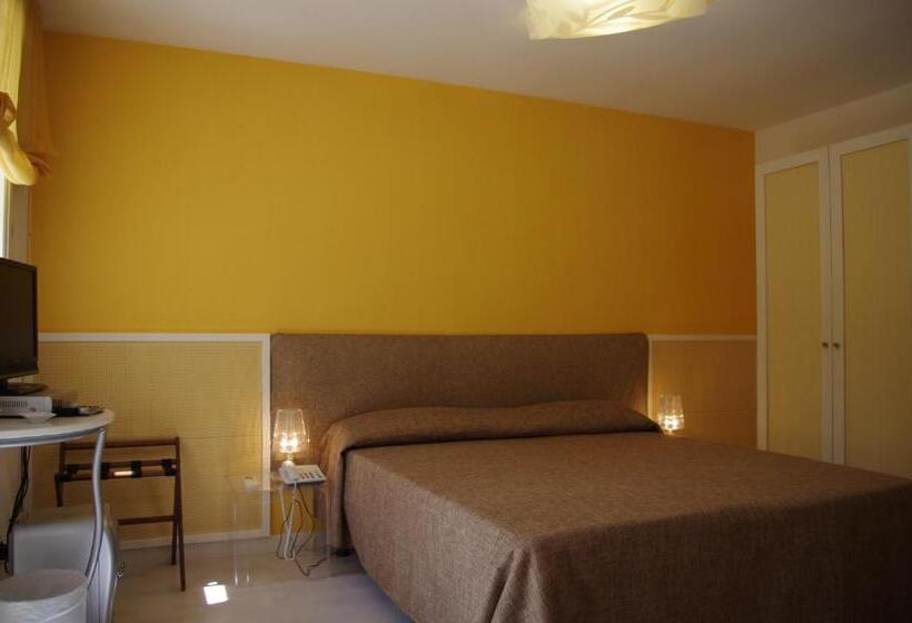 Номер Стандарт Трехместный, La Piccola Locanda