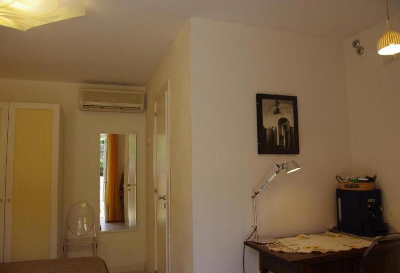 标准三人间, La Piccola Locanda