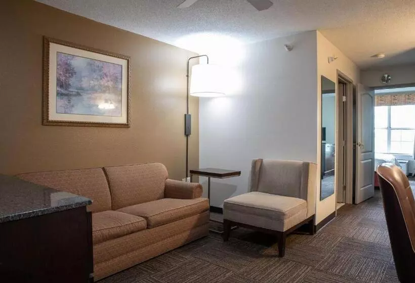 キングサイズベッドのスイートルーム, Blisspoint Inn & Suites Marion