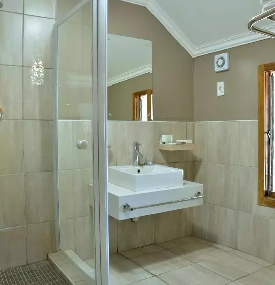 اتاق لوکس, Cresta Marang Gardens