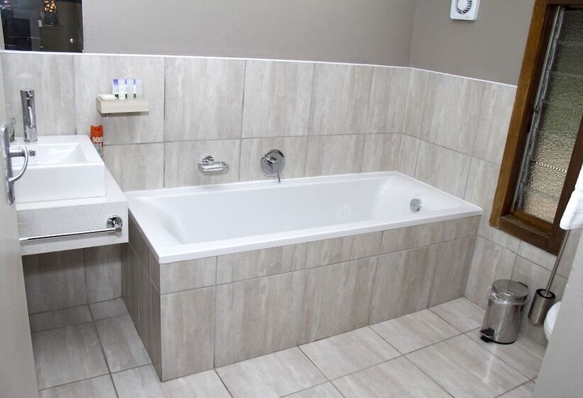 Quarto Deluxe, Cresta Marang Gardens