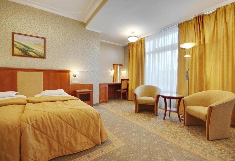 Номер Deluxe, Elizabeth