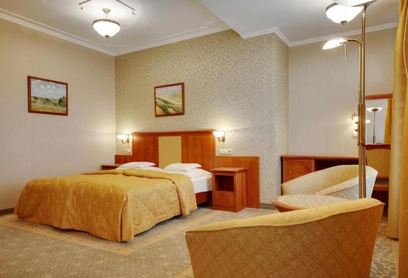 Номер Deluxe, Elizabeth