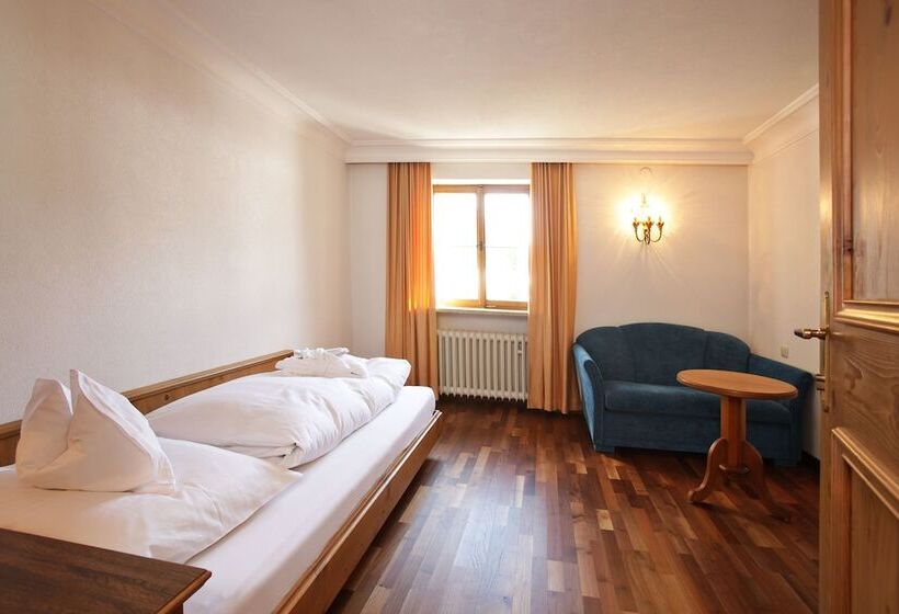 Family Suite, Hinterwies – Ski In / Lodge / Dine