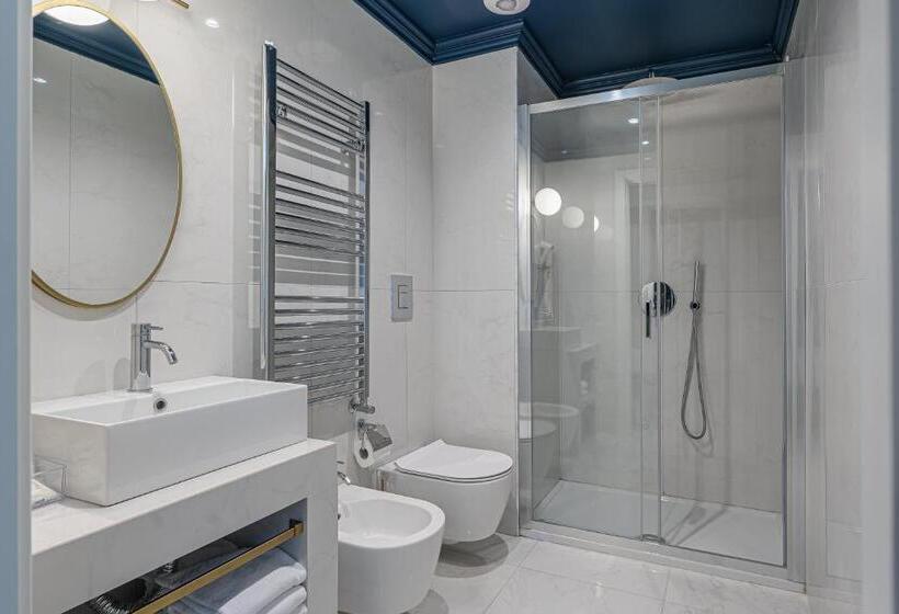 标准单人间, Mary