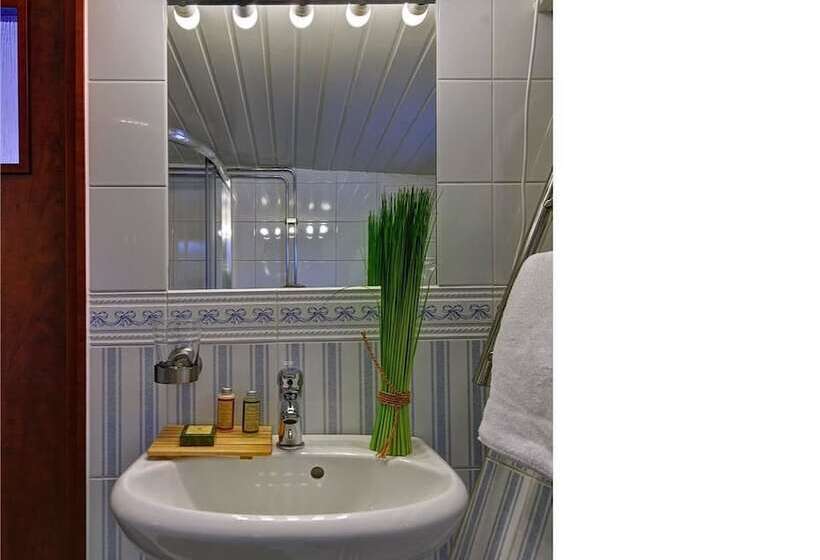 חדר דלוקס, M/s Monika