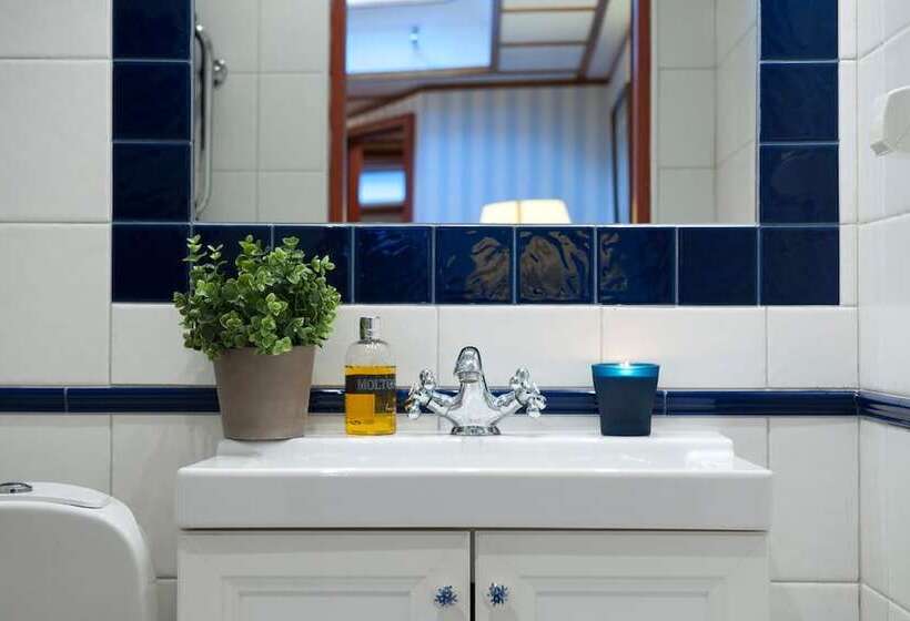 חדר סטנדרט לארבעה, M/s Monika