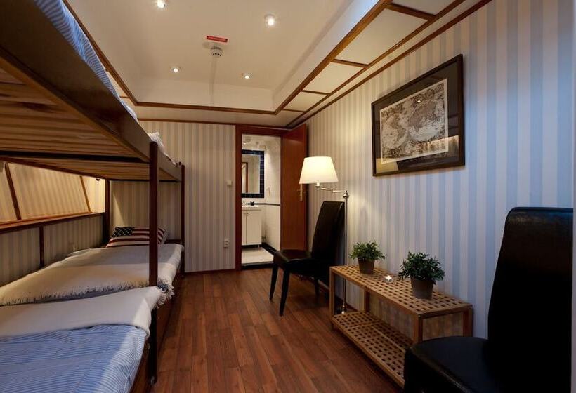 חדר סטנדרט לארבעה, M/s Monika