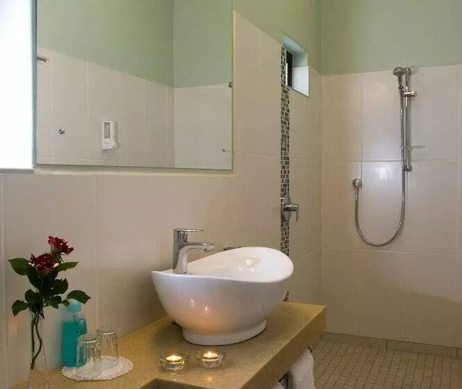 اتاق خانوادگی, Namib Guesthouse