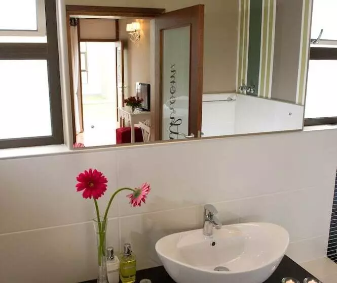 اتاق لوکس, Namib Guesthouse