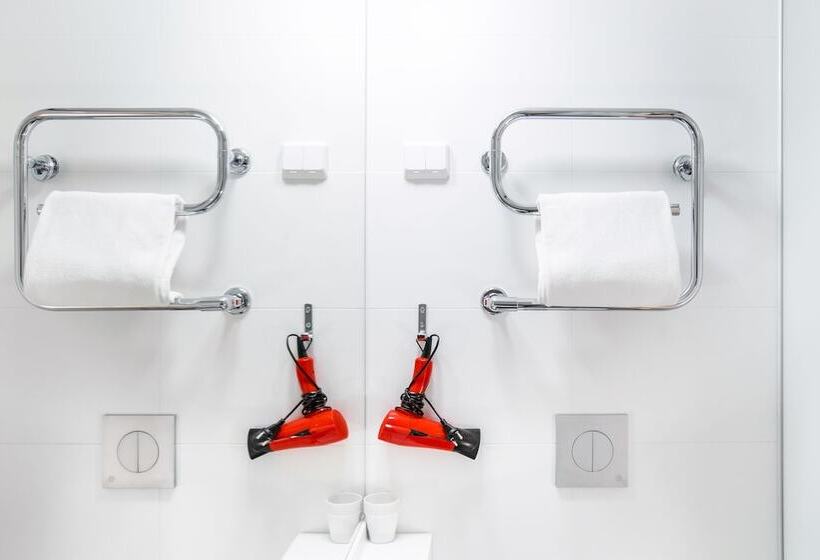 غرفة قياسية فردية, Omena Hotel Helsinki Lönnrotinkatu