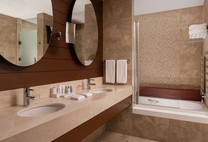 سوییت جونیور با چشم‌انداز دریا, Radisson Blu Resort & Congress Centre Sochi