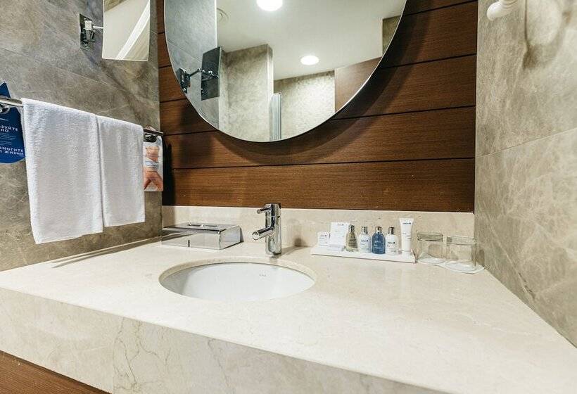 سوئیت جونیور با چشم‌انداز کوهستان, Radisson Blu Resort & Congress Centre Sochi