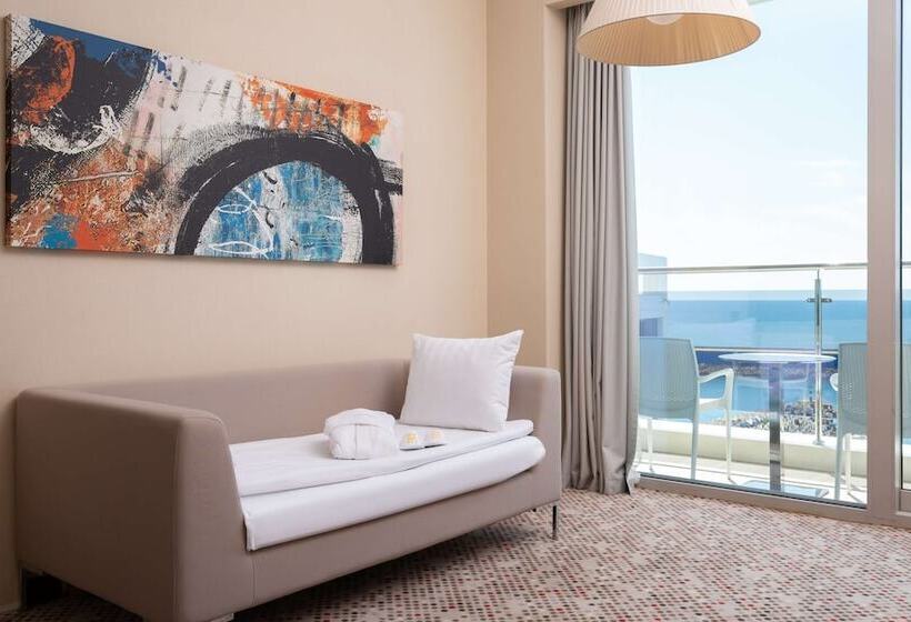 Семейный Номер Вид на Море, Radisson Blu Resort & Congress Centre Sochi