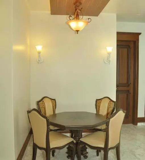 プレジデントスイートルーム, Royal Tulip Navi Mumbai