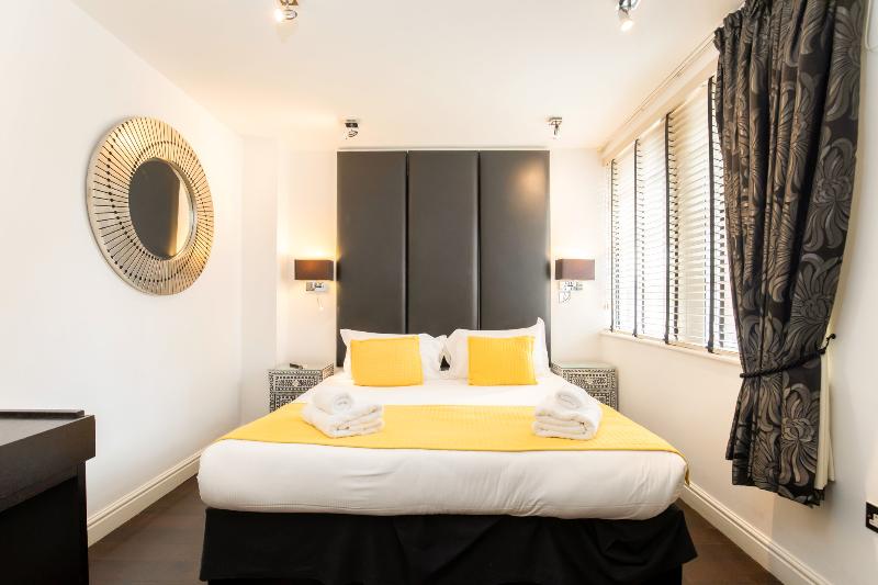 スイート, Strozzi Palace Suites By Mansley