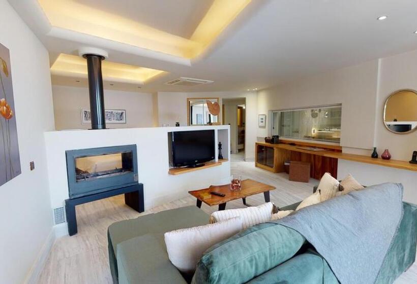 סוויטה עם ג'קוזי, Valeni Boutique Hotel & Spa