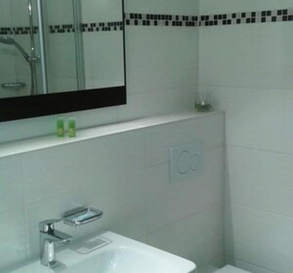 غرفة كومفورت, Weisse Elster