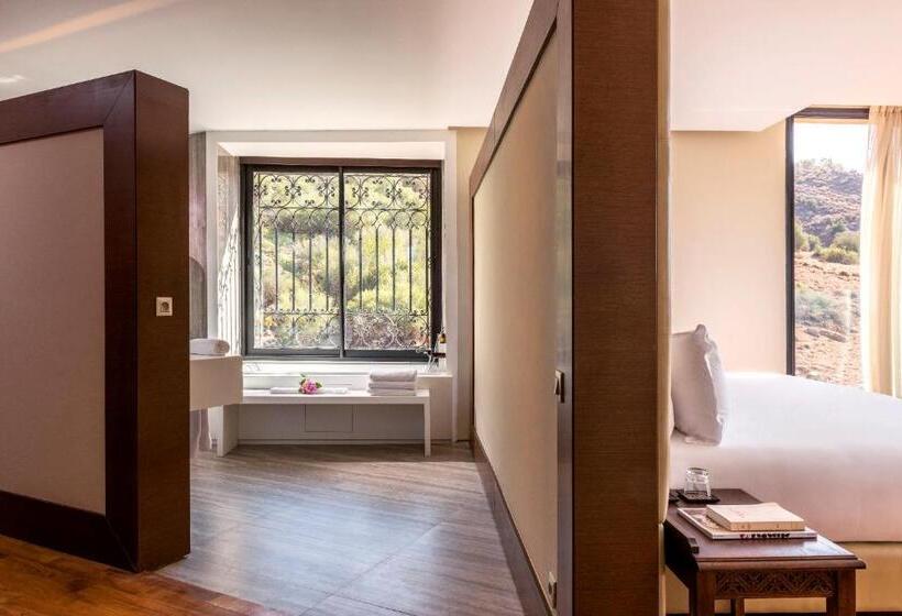 Suite with lake view, Widiane Resort