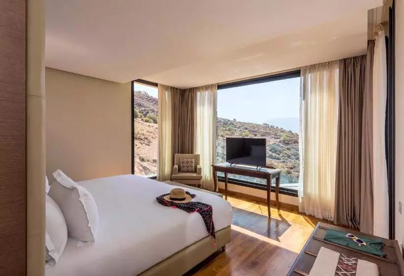 Suite with lake view, Widiane Resort
