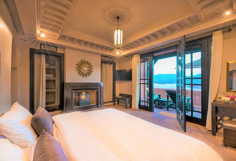 Suite with lake view, Widiane Resort