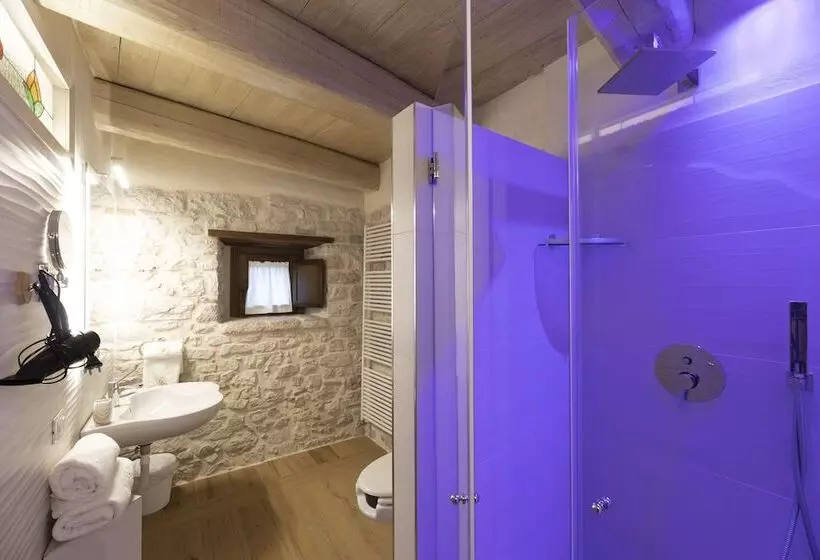 デラックスルーム, Torre Del Nera Albergo Diffuso & Spa