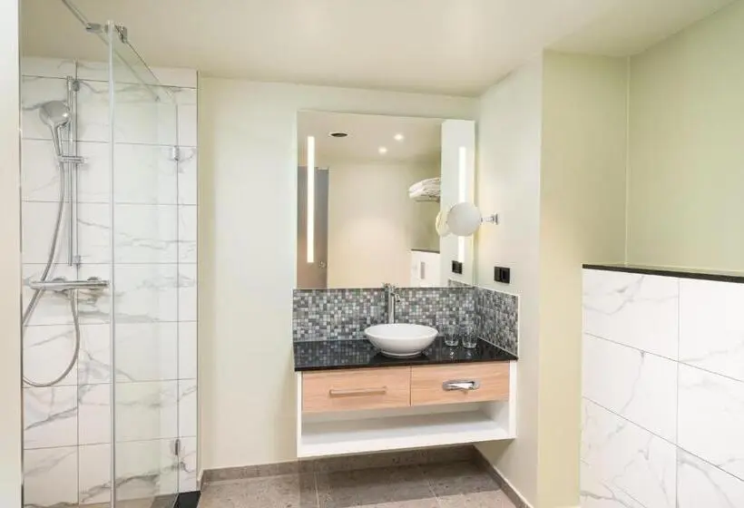 اتاق لوکس, Leonardo Hotel Hamburg Altona