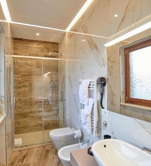 Четырехместный Номер Стандарт с Балконом, B&b Giglio Di Mare