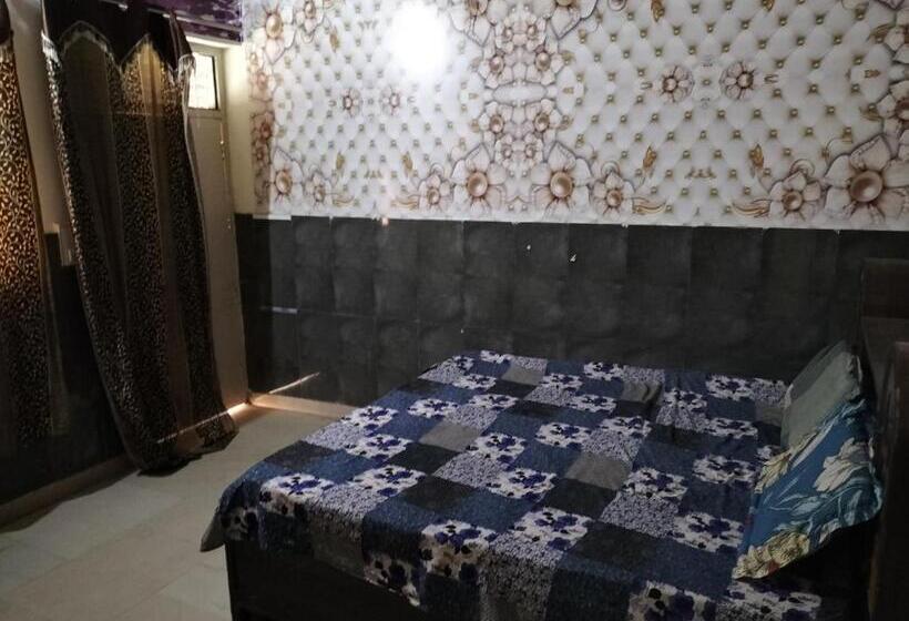 トリプルクラシックルーム, Oyo 87980 Rao